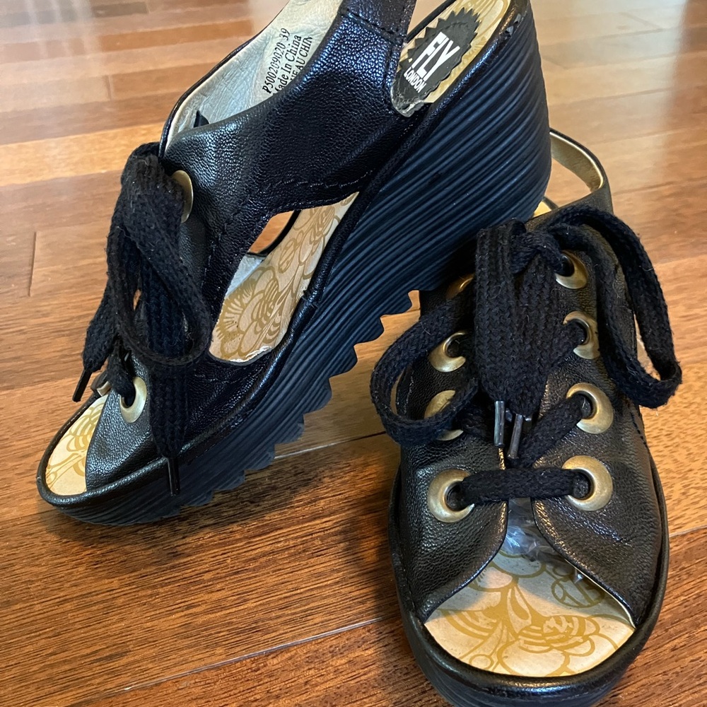 Fly London Yifa black leather tie platform wedge sandal industrial quirky 39
